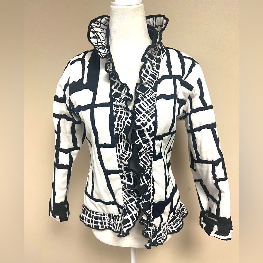Trimdin black/white reversible patterned jacket  XS